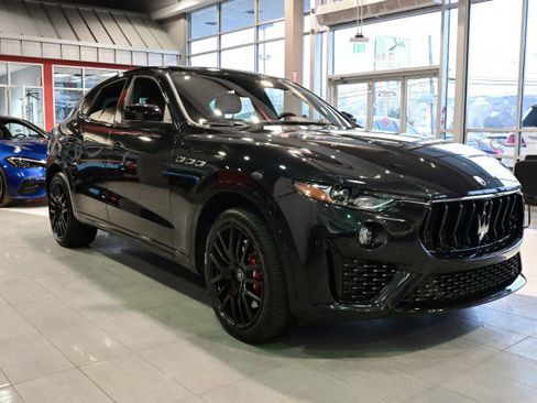 Used 2022 Maserati Levante Modena image 4