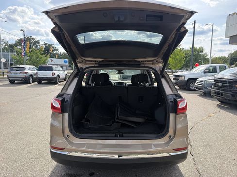 Used 2019 Chevrolet Equinox LT w/ Driver Convenience Package FWD image 34
