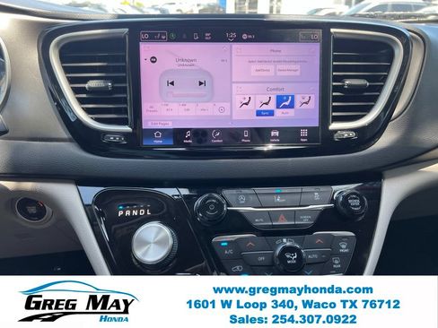 Used 2022 Chrysler Pacifica Touring-L FWD image 30