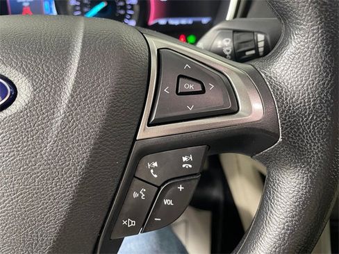 Used 2017 Ford Fusion SE image 11