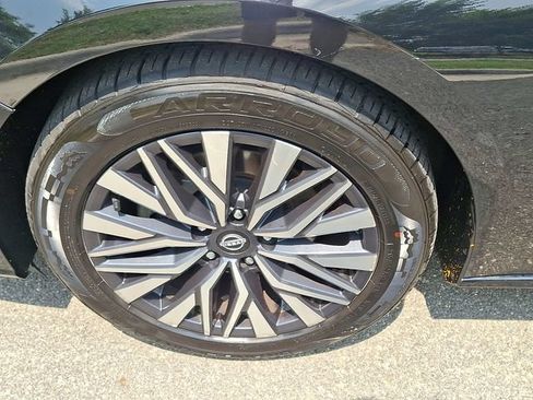 Used 2024 Nissan Altima 2.5 SV FWD image 8