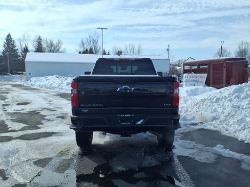Used 2024 Chevrolet Silverado 3500 LTZ w/ LTZ Plus Package image 4