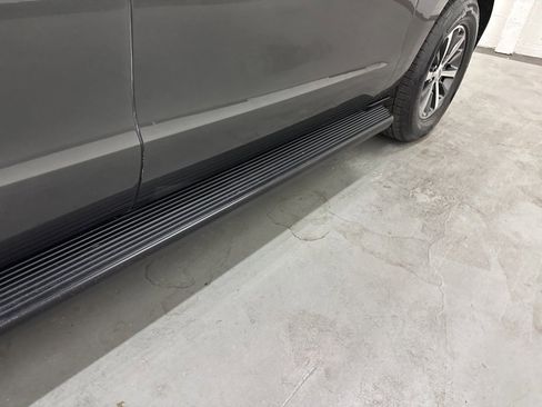 Used 2019 Ford Expedition XLT image 30