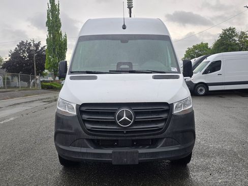 New 2025 Mercedes-Benz eSprinter 170 Cargo image 9