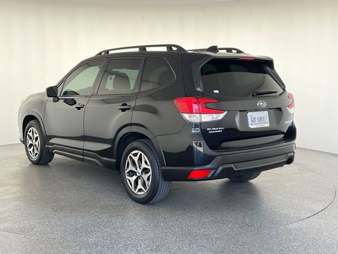Used 2024 Subaru Forester Premium AWD/4WD image 6