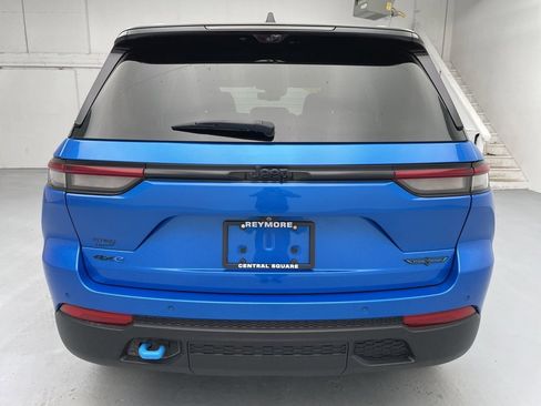 Used 2022 Jeep Grand Cherokee Trailhawk w/ Advanced Protech Group II image 11