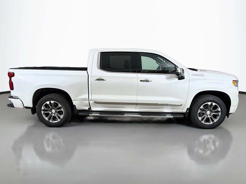 Used 2024 Chevrolet Silverado 1500 High Country w/ Technology Package AWD/4WD image 18