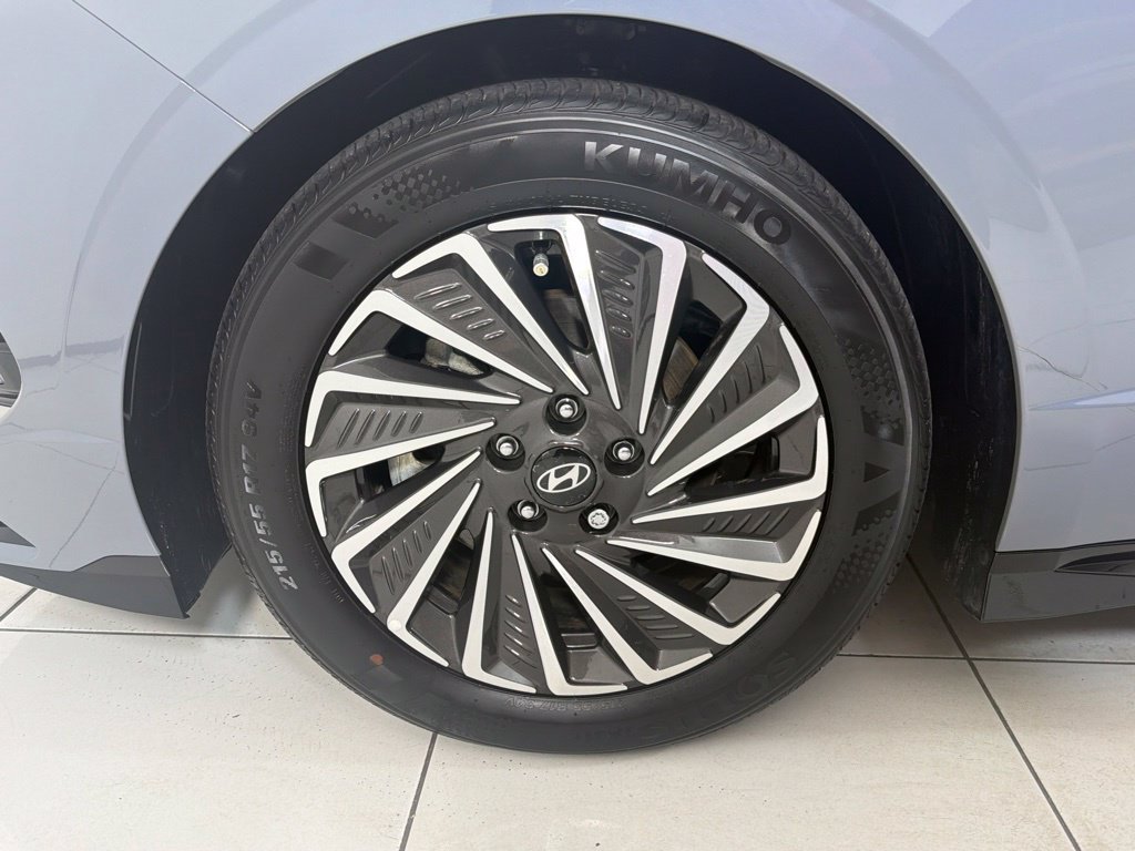 Certified 2025 Hyundai Sonata SEL FWD image 9