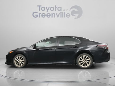 Used 2022 Toyota Camry LE image 8
