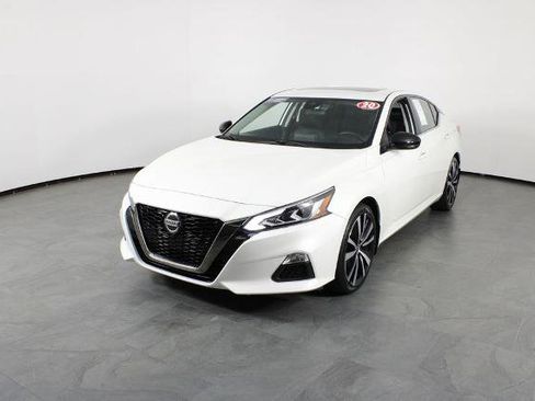 Certified 2020 Nissan Altima 2.5 SR w/ Premium Package image 2