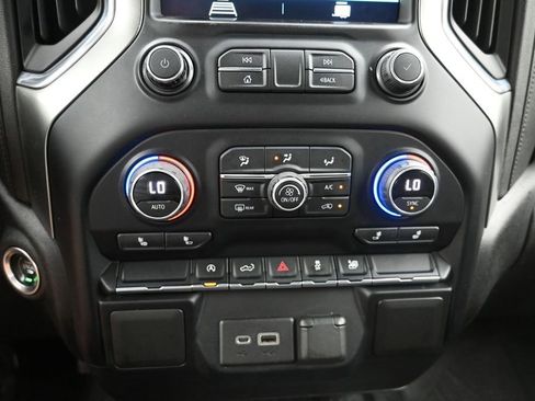 Used 2021 Chevrolet Silverado 1500 LT AWD/4WD image 18