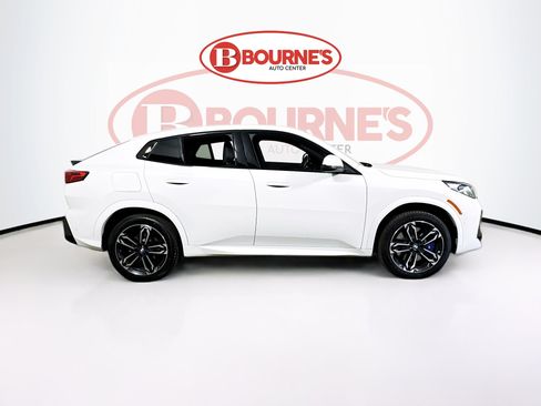 Used 2025 BMW X2 xDrive28i AWD/4WD image 11