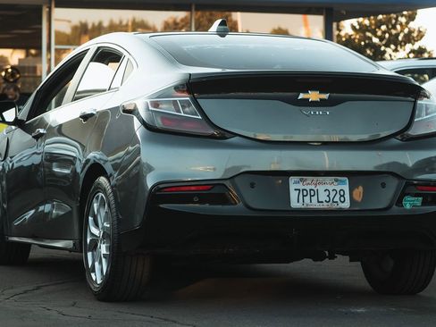 Used 2016 Chevrolet Volt Premier w/ Driver Confidence Package image 8
