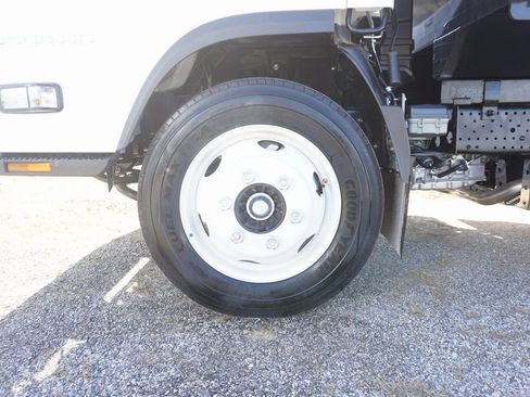 New 2025 Chevrolet Low Cab Forward image 17