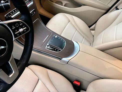 Used 2021 Mercedes-Benz GLC 300 image 16