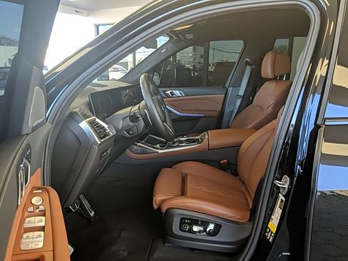 Used 2024 BMW X7 M60i w/ Executive Package image 17