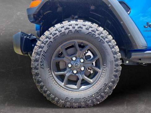Used 2025 Jeep Wrangler Unlimited Sport AWD/4WD image 9