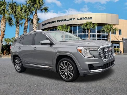 Used 2024 GMC Terrain Denali w/ Denali Premium Package AWD/4WD image 2