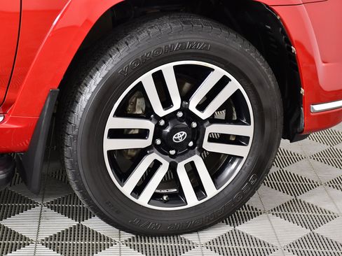 Used 2018 Toyota 4Runner Limited w/ Convenience Package AWD/4WD image 57