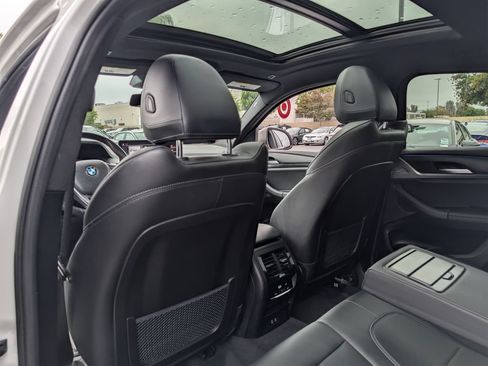 Used 2022 BMW X4 xDrive30i w/ Parking Assistance Package AWD/4WD image 18