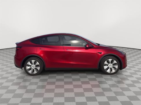 Used 2024 Tesla Model Y Long Range image 3