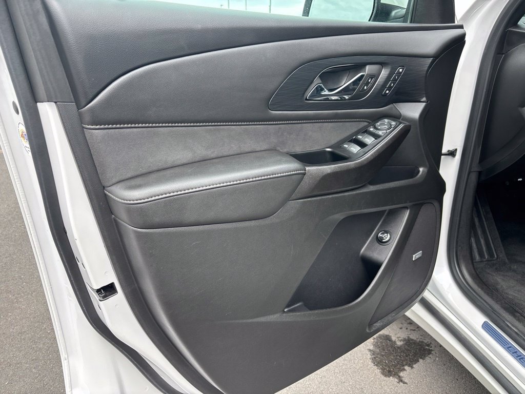Used 2023 Chevrolet Traverse High Country AWD/4WD image 5