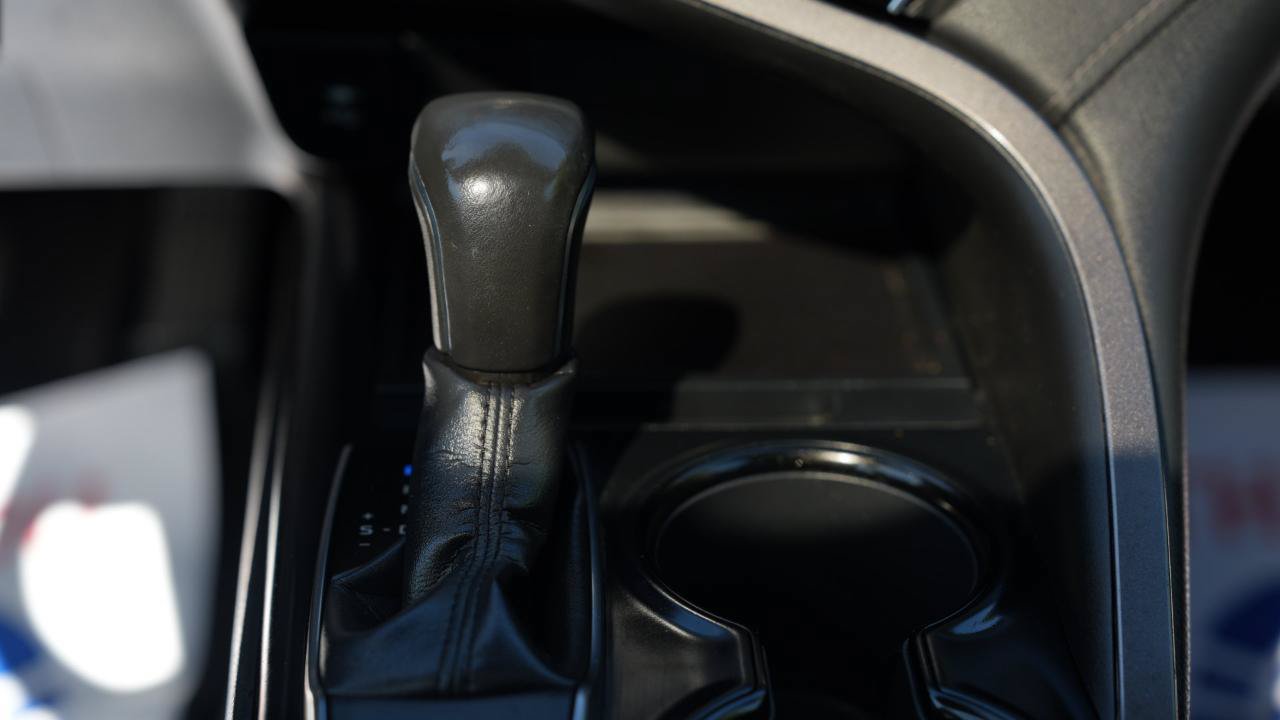 Used 2018 Toyota Camry SE w/ Moonroof Package FWD image 14