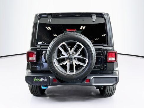 Used 2024 Jeep Wrangler Unlimited w/ Technology Group AWD/4WD image 7
