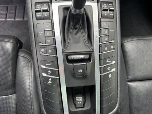 Used 2015 Porsche Macan S AWD/4WD image 17