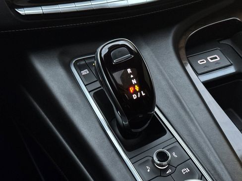 Certified 2024 Cadillac Escalade Premium Luxury Platinum w/ Heavy-Duty Trailer Package image 28