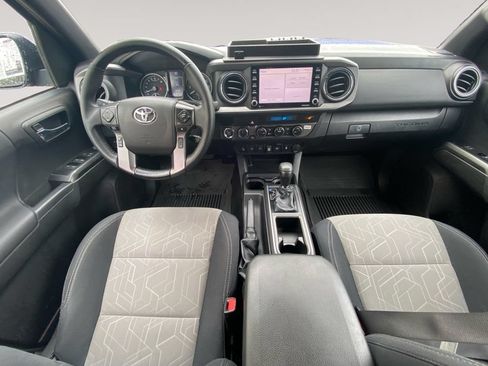 Used 2023 Toyota Tacoma TRD Off-Road w/ Technology Package AWD/4WD image 10