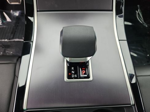 Certified 2026 Land Rover Range Rover Velar Dynamic SE image 16