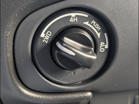 Used 2024 Nissan Frontier PRO-4X w/ Technology Package image 12