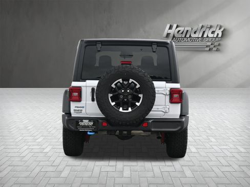 Used 2025 Jeep Wrangler Unlimited Rubicon 4xe w/ Safety Group AWD/4WD image 9