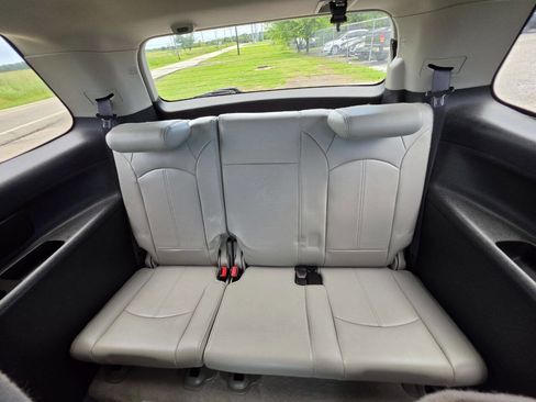 Used 2009 GMC Acadia SLT w/ Visibility Package FWD image 5