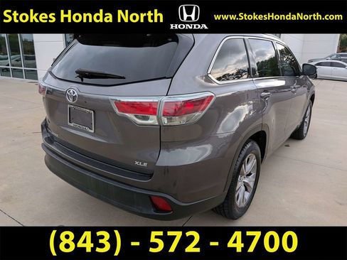 Used 2015 Toyota Highlander XLE FWD image 4