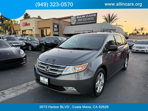 Used 2012 Honda Odyssey Touring image 1