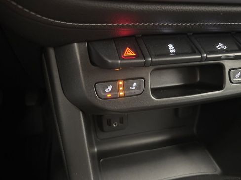 Used 2022 GMC Canyon Elevation w/ Elevation Premium Package image 25