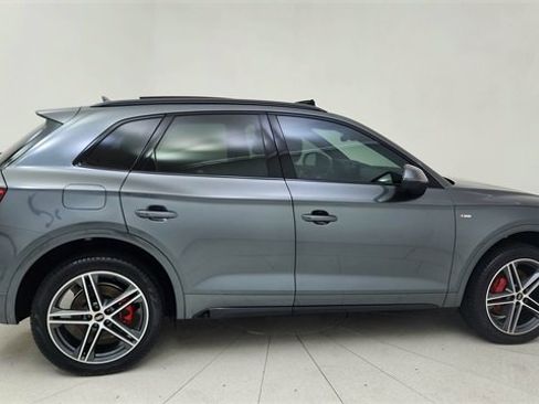 Used 2025 Audi Q5 e Premium Plus w/ Premium Plus Package image 6