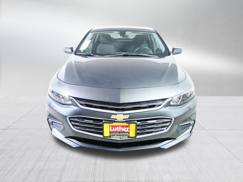 Used 2018 Chevrolet Malibu LT FWD image 2
