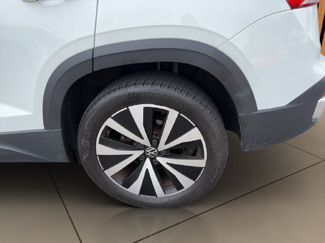 Used 2023 Volkswagen Taos SE w/ Panoramic Sunroof Package AWD/4WD image 22