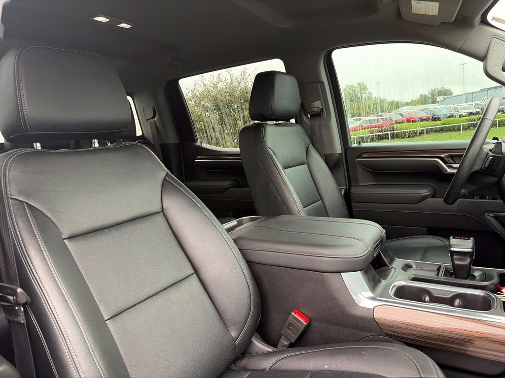 Used 2025 Chevrolet Silverado 1500 RST AWD/4WD image 26