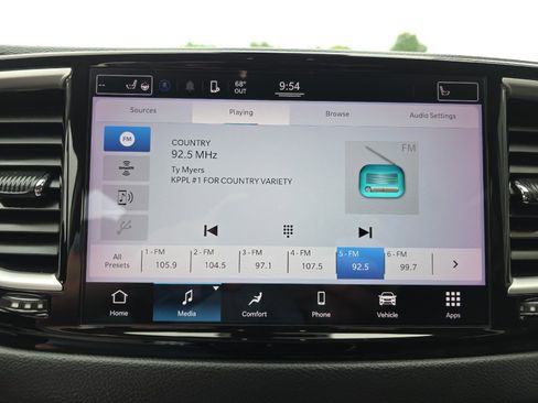 Used 2022 Chrysler Pacifica Touring-L FWD image 33