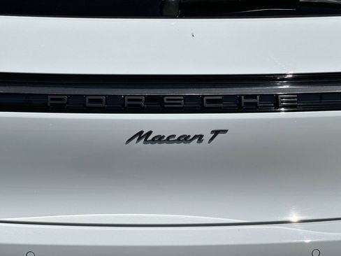 Used 2025 Porsche Macan Turbo AWD/4WD image 39