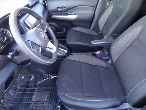 Used 2020 Nissan Kicks SV w/ Exterior Package image 6