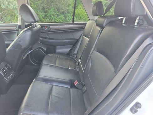 Used 2019 Subaru Outback 3.6R Limited AWD/4WD image 16
