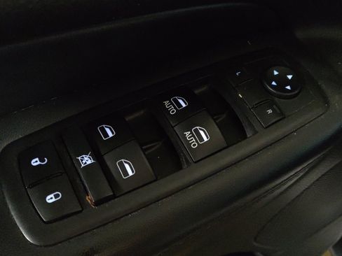 Used 2018 Jeep Grand Cherokee Limited AWD/4WD image 27