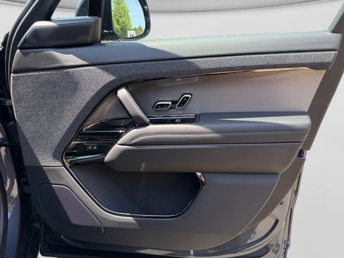 New 2026 Land Rover Range Rover Sport Dynamic SE AWD/4WD image 24