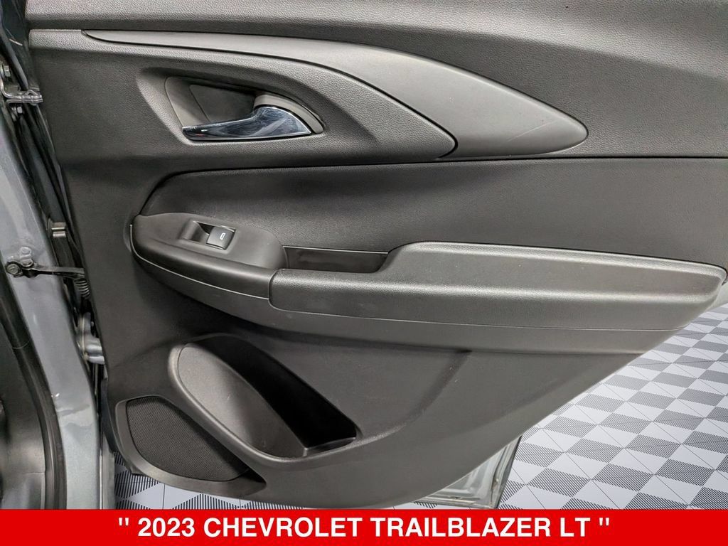 Used 2023 Chevrolet TrailBlazer LT w/ Convenience Package AWD/4WD image 31