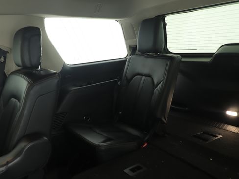 Used 2019 Ford Expedition Platinum image 11